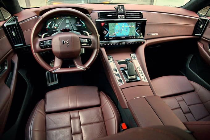 (FOTO) DS 9: Predsedniška limuzina po francosko