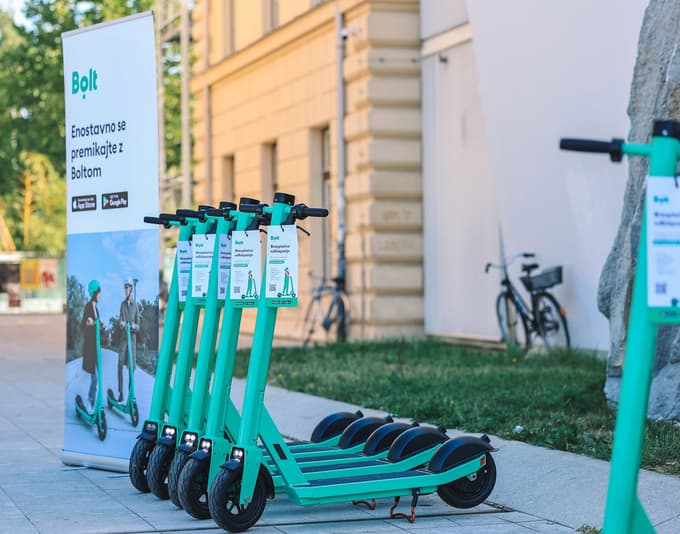 Ljubljana je prvo slovensko mesto, kjer so na voljo električni skiroji Bolt.