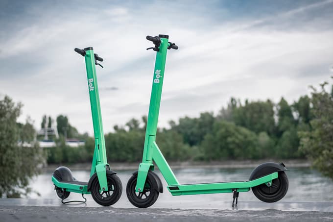 evropska aplikacija za mikromobilnost načrtuje, da bo do konca leta upravljala 230.000 električnih skirojev in električnih koles. 