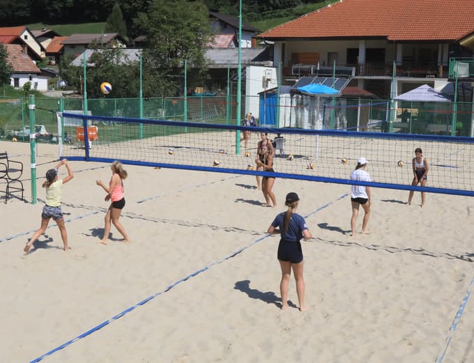 Morda se med njimi skrivajo bodoči odbojkarski asi.