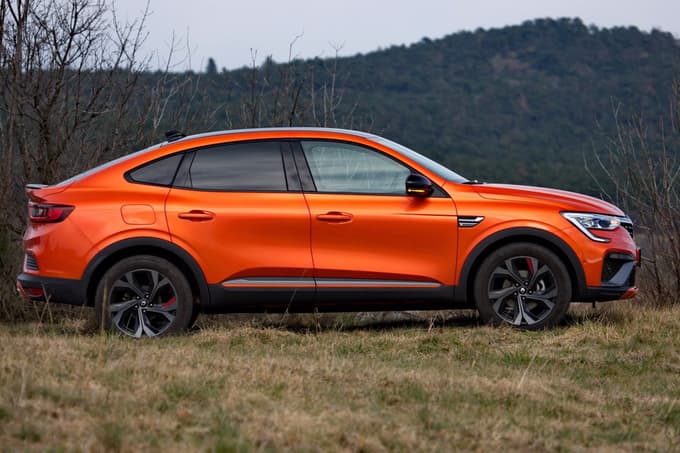(TEST) Mégane conquest s klasično hibridno pogonsko tehniko navduši s porabo. Ni pa vse zlato, kar se sveti