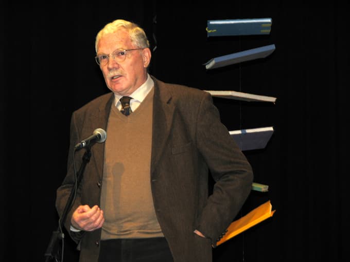 Njegovi Geniji v kratkih hlačah so imeli sedem izdaj, Odprava zelenega zmaja pa šest.