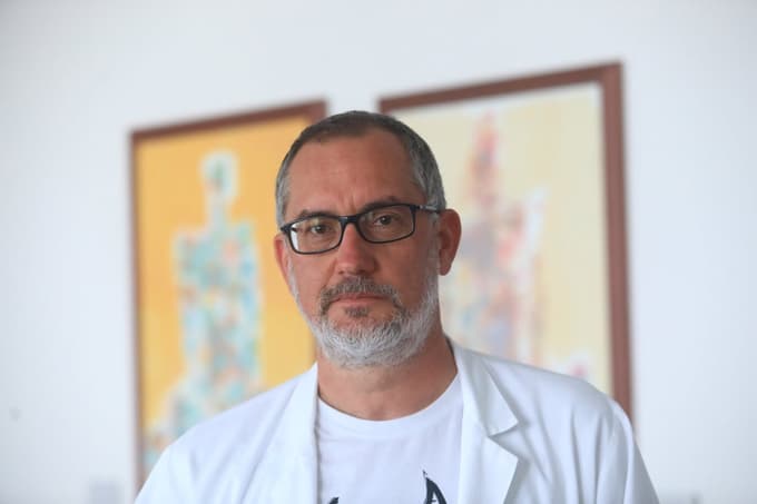 Dr. Jure Koprivšek, predstojnik psihiatrije: "Dokazano je, da fizična aktivnost in usmerjena vadba pri zdravljenju številnih duševnih motenj, predvsem razpoloženjskih, dodatno izboljša stanje osebe."