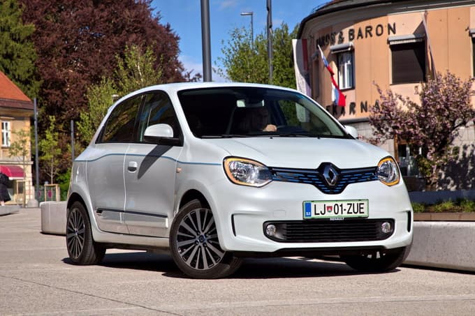 (TEST) Zakaj je električni twingo primeren (tudi) za mestno dostavo?