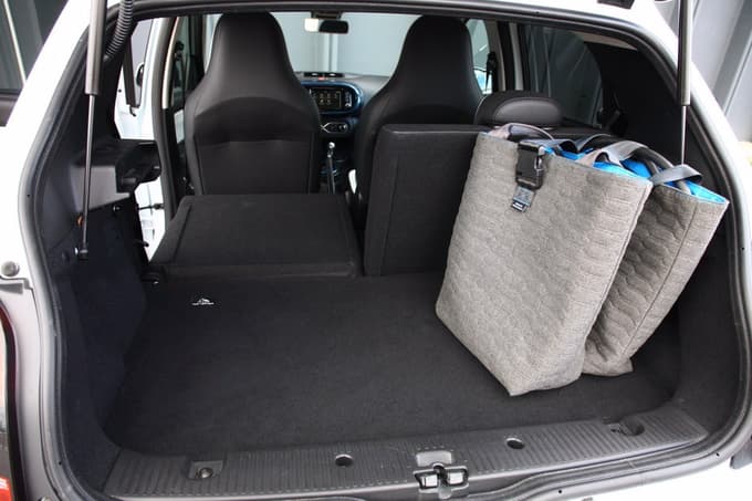 (TEST) Zakaj je električni twingo primeren (tudi) za mestno dostavo?