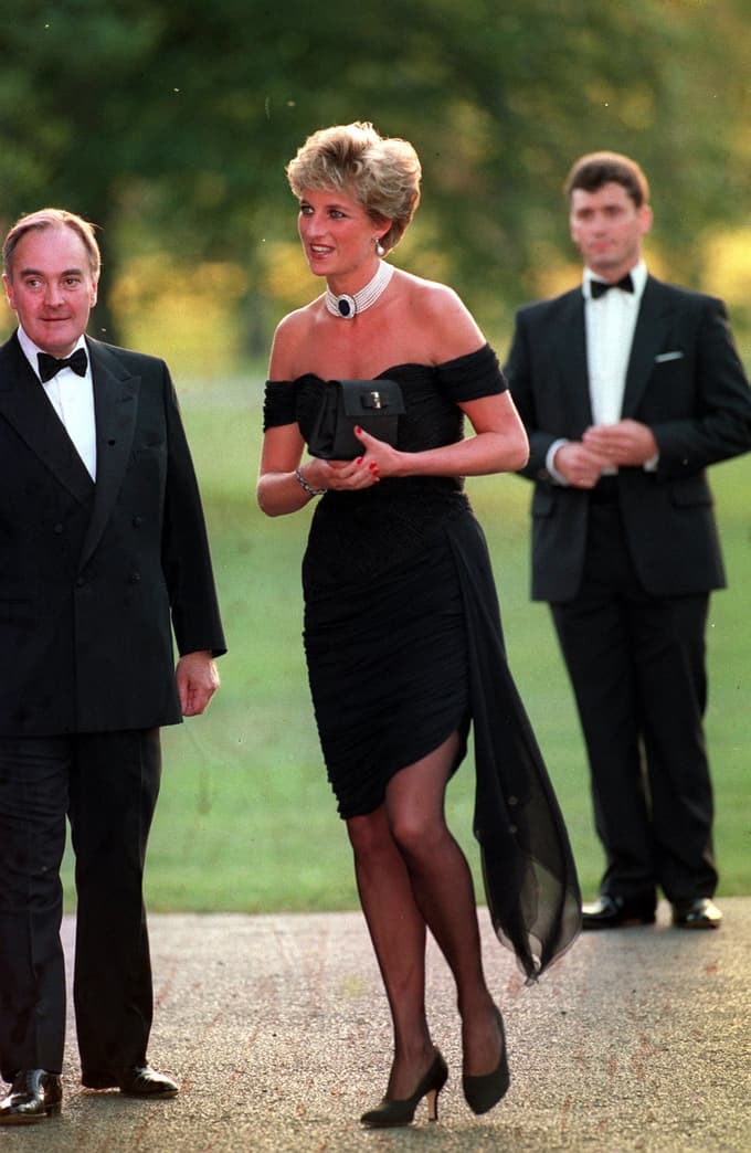 Princesa Diana v obleki, ki je povedala vse tisto, kar si je princesa mislila o moževi nezvestobi. 