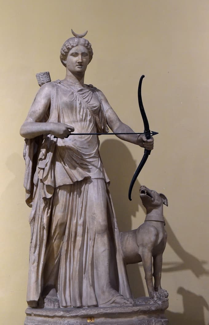 Kip Artemide iz 2. stoletja, kopija kipa, izdelana po grškem izvirniku iz 4. stoletja pred našim štetjem, Vatikanski muzeji