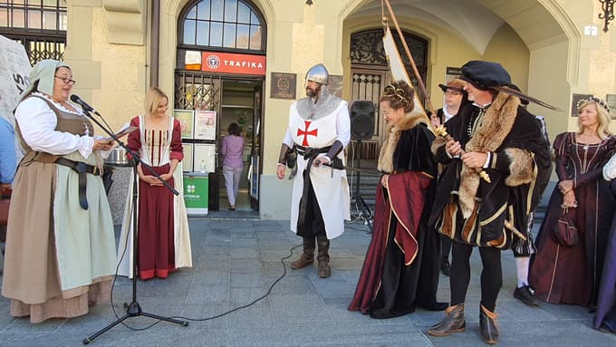 Skupine so se poklonile ptujski županji.