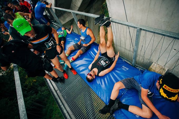 (FOTO) Najhitreje so se po letalnici bratov Gorišek povzpela stara imena. Pekoče noge je nekoliko ohladil dež