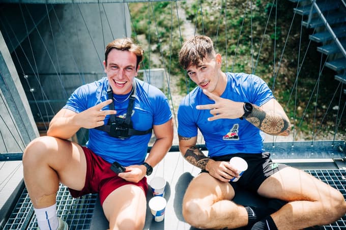 (FOTO) Najhitreje so se po letalnici bratov Gorišek povzpela stara imena. Pekoče noge je nekoliko ohladil dež