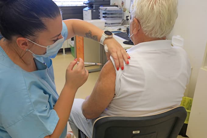 Ni še prepozno za cepljenje proti gripi, ki je tudi letos brezplačno.