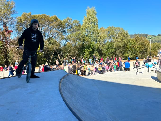 (FOTO) V Slovenj Gradcu odprli največji skate park v Sloveniji: Prostor bo dobil veliko vsebine 