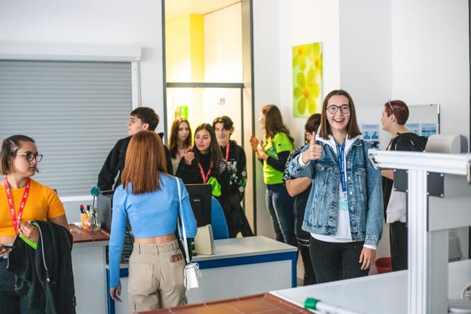 Dijaki so se ukvarjali s človekovimi pravicami in temeljnimi svoboščinami.