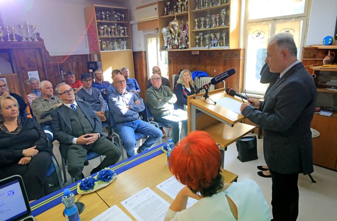 Gluhi v Mariboru opozorili na neenakopraven položaj