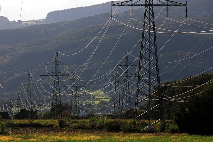 Eles je že decembra lani odjemalce SunContracta z dopisom opozoril, naj si poiščejo novega dobavitelja, da ne bi pristali na zasilni oskrbi. 
