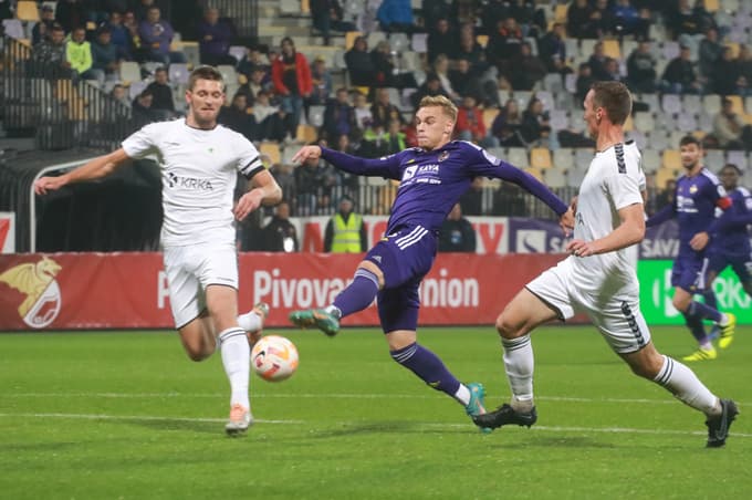 (FOTO) Pokal: V Ljudskem vrtu kazalo na presenečenje Krke, v drugem polčasu Mariborčani le kronali premoč