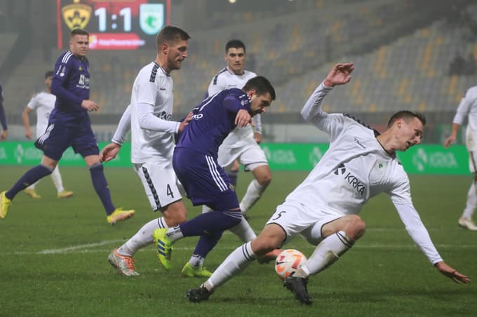 (FOTO) Pokal: V Ljudskem vrtu kazalo na presenečenje Krke, v drugem polčasu Mariborčani le kronali premoč