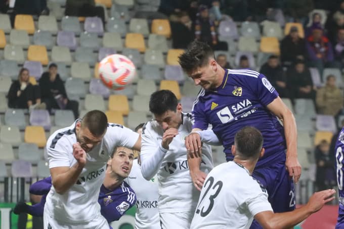 Sven Šoštarič Karić je po odsluženih treh tekmah kazni znova na voljo trenerju.