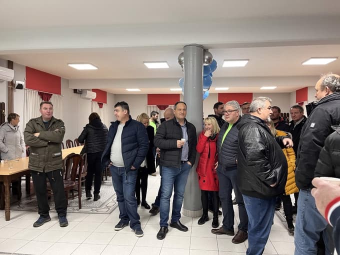 Volilni štab Antona Preksavca v gasilskem domu v Trbonjah