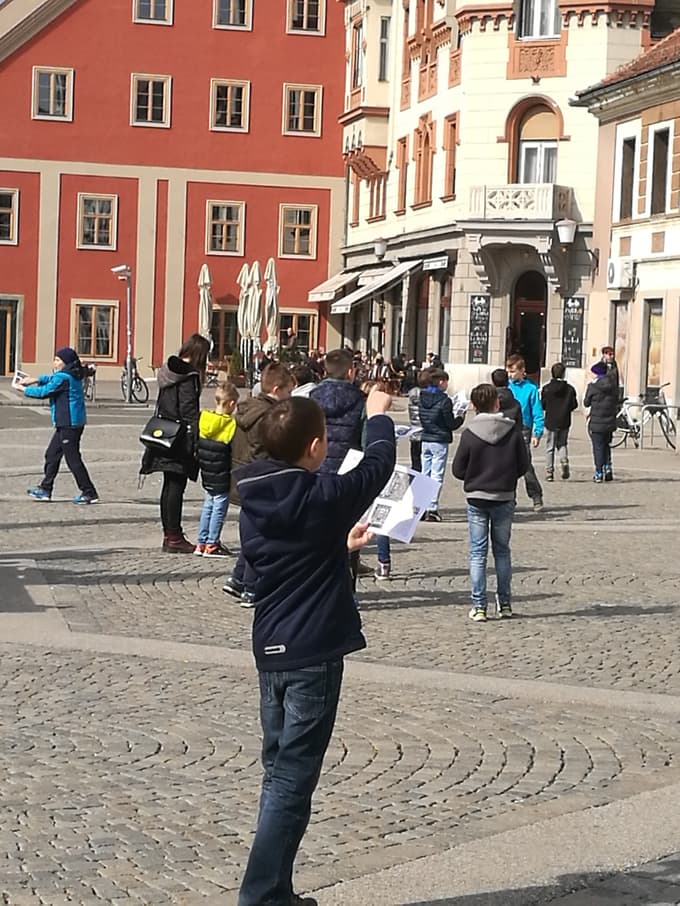 Moje mesto - iskanje detajlov na pročelju stavb na Glavnem trgu v Mariboru