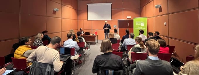 Sekcija startup in scaleup podjetij združuje 39 ustanovnih članov. Nastala je na pobudo Gospodarske zbornice Slovenije, Zbornice osrednjeslovenske regije in Kluba poslovnih angelov Slovenije.