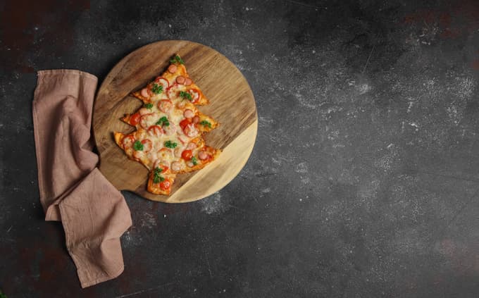 Praznična miza: naj bo kozarec za vodo levo ali desno in kam odložiti prtiček?