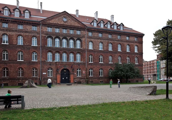 Zgradba pošte danes.