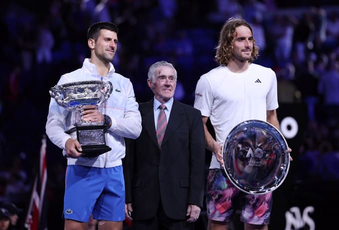 OP Avstralije: S šampanjcem in pico, med aparati in aferami