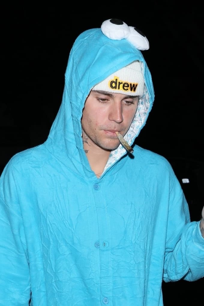 Utrujen in upadel: Kako zelo bolan je v resnici Justin Bieber? Ob odpovedi koncertov so oboževalci zaskrbljeni