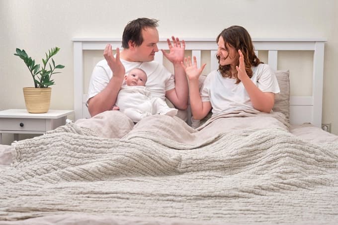 Za znoret! To je 40 najbolj nadležnih nasvetov, ob katerih utrujeni mladi starši zavijajo z očmi