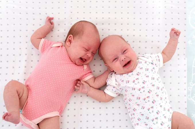 Za znoret! To je 40 najbolj nadležnih nasvetov, ob katerih utrujeni mladi starši zavijajo z očmi