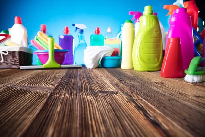 V večini primerov se med ponaredki pojavljata gel in prašek za pranje znamke Ariel ter mehčalca za perilo Silan in Lenor