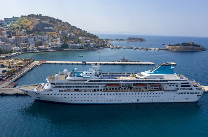 Prvo svetovno triletno križarjenje: Tisoč "stanovalcev" se podaja na življenjsko avanturo, kaj pa cena?