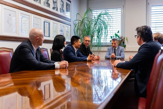 Sodelovanje med univerzo in gospodarstvom je osnova za znanstveni napredek in razvoj inovativnih tehnoloških rešitev.