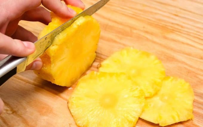 V barvi sonca (tags: Nedeljska_izdaja - Ponedeljek - 11062018 - ananas)