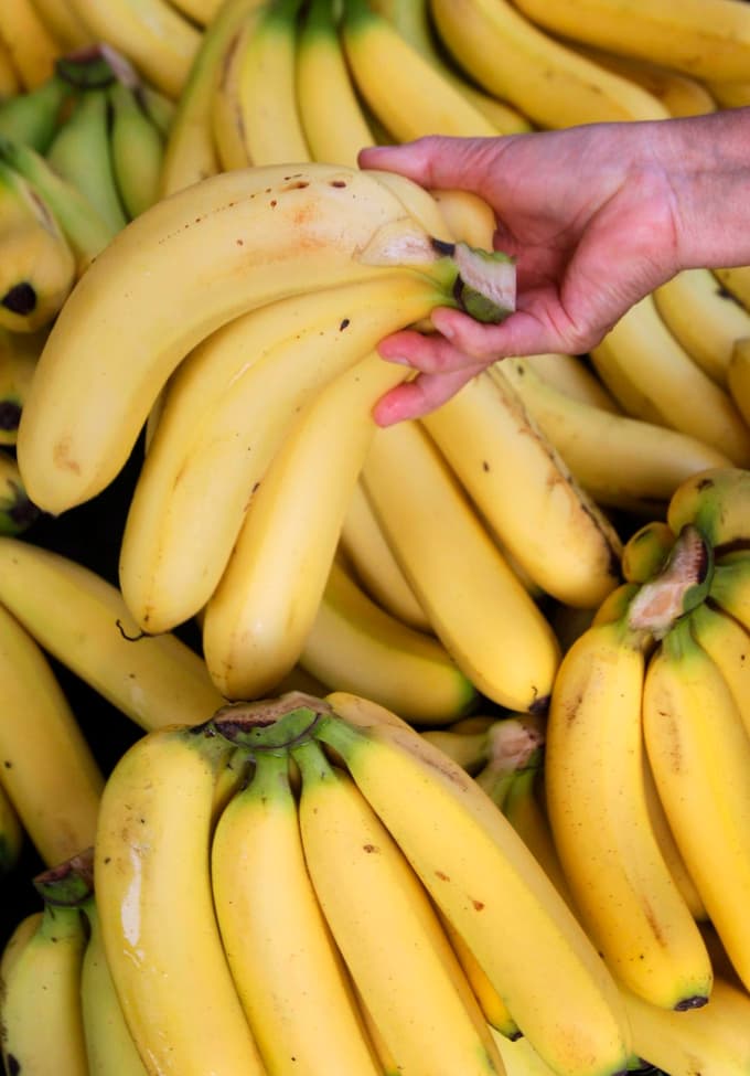 Kaj se zgodi s telesom, če pojemo samo eno banano na dan? Presenečeni boste ...