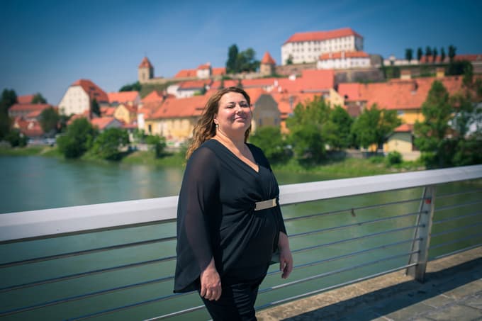 Njen zakon je šel skozi trnje, a povezanost je družino rešila.  