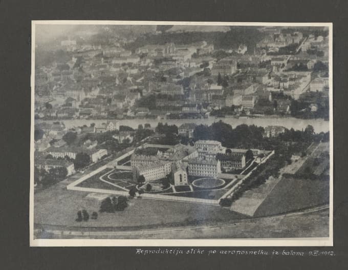 Moška kaznilnica na posnetku iz leta 1912