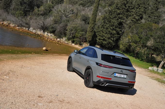 Poznozimski izlet v potopljeno dolino med Vrsarjem in Rovinjem smo opravili s prenovljenim DS 7.