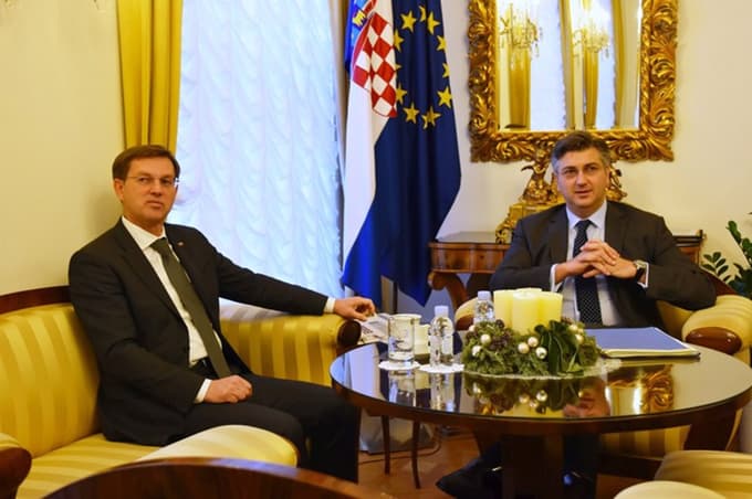 (VIDEO) Cerar: Sodišče je v treh primerih sledilo mnenju pravobranilca, v dveh pa ne