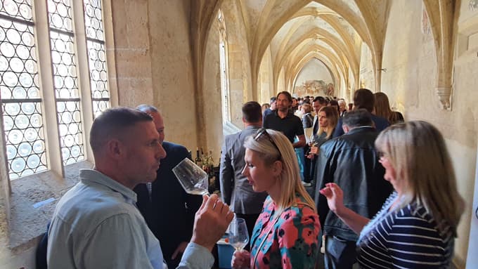 Salon Sauvignon domuje v križnih hodnikih Dominikanskega samostana. 