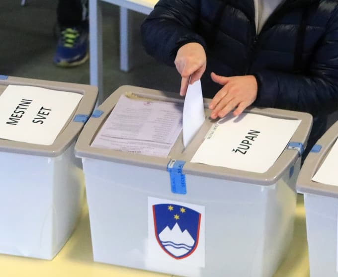 Če bo državni zbor potrdil spremembe zakona o lokalnih volitvah, državljani tretjih držav na letošnjih lokalnih volitvah ne bodo imeli volilne pravice.