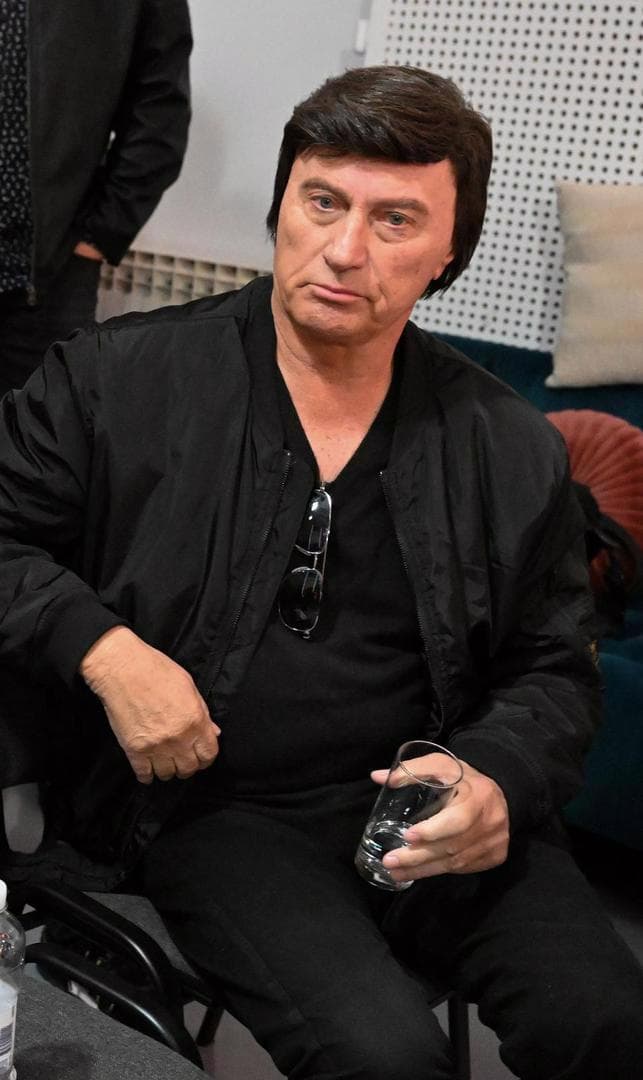 Boleča izguba: Legendarni hrvaški pevec razkril, kako živi po smrti žene, ki jo je vzel covid