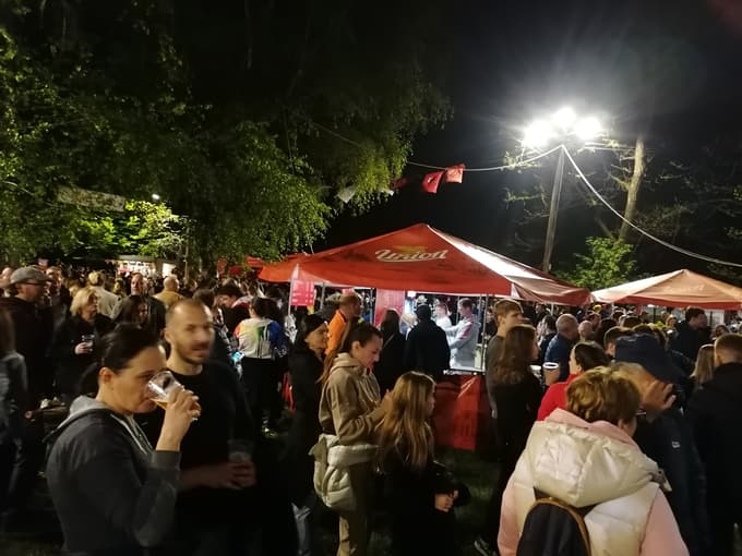 (FOTO) Lidija Jerkič na kresovanju na Rožniku: Ni razloga, da prvi maj ni rdeč!