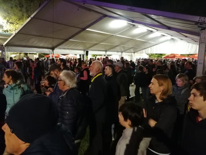 (FOTO) Lidija Jerkič na kresovanju na Rožniku: Ni razloga, da prvi maj ni rdeč!