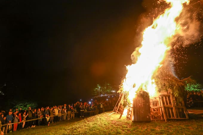 (FOTO) Lidija Jerkič na kresovanju na Rožniku: Ni razloga, da prvi maj ni rdeč!