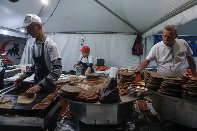 (FOTO) Lidija Jerkič na kresovanju na Rožniku: Ni razloga, da prvi maj ni rdeč!