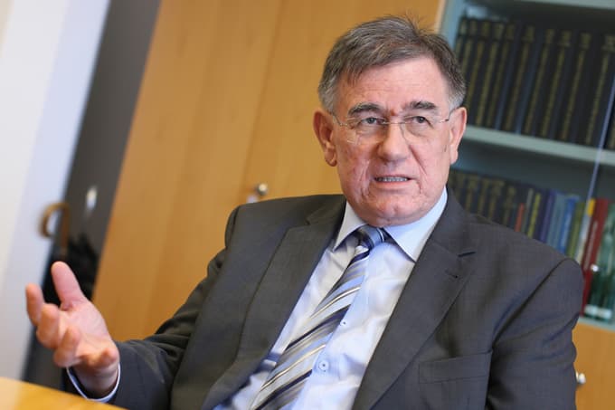 Po mnenju dr. Rajka Pirnata je ključno, če je Golob kot predsednik vlade kakorkoli vplival na Borzen, ko so bile sklenjene pogodbe o sodelovanju med družbama.