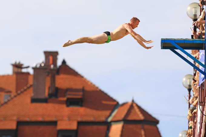 Napovedani so tekmovalci iz Nemčije, Srbije, Danske, Avstrije in Slovenije.