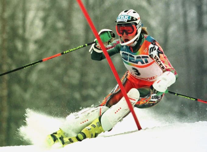 Leta 1994 je bila na Zlati lisici najhitrejša v slalomu, leta 1997 (na fotografiji) pa v skupnem seštevku slaloma in veleslaloma.